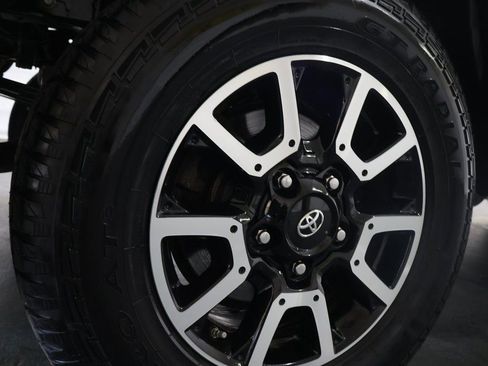 Used 2020 Toyota Tundra SR5 w/ TRD Off-Road Package image 28