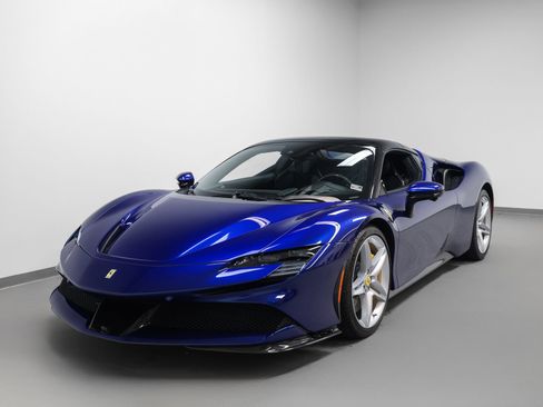 Used 2022 Ferrari SF90 Spider AWD/4WD image 78