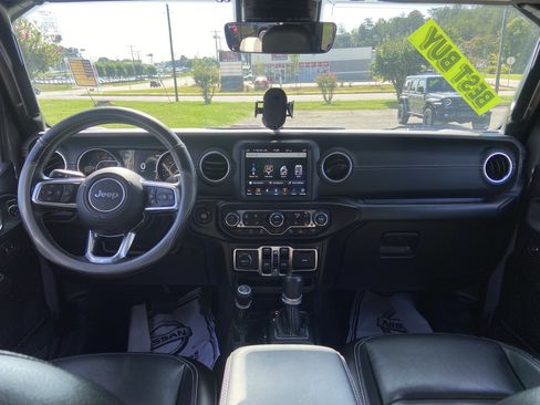 Used 2020 Jeep Gladiator Overland AWD/4WD image 15
