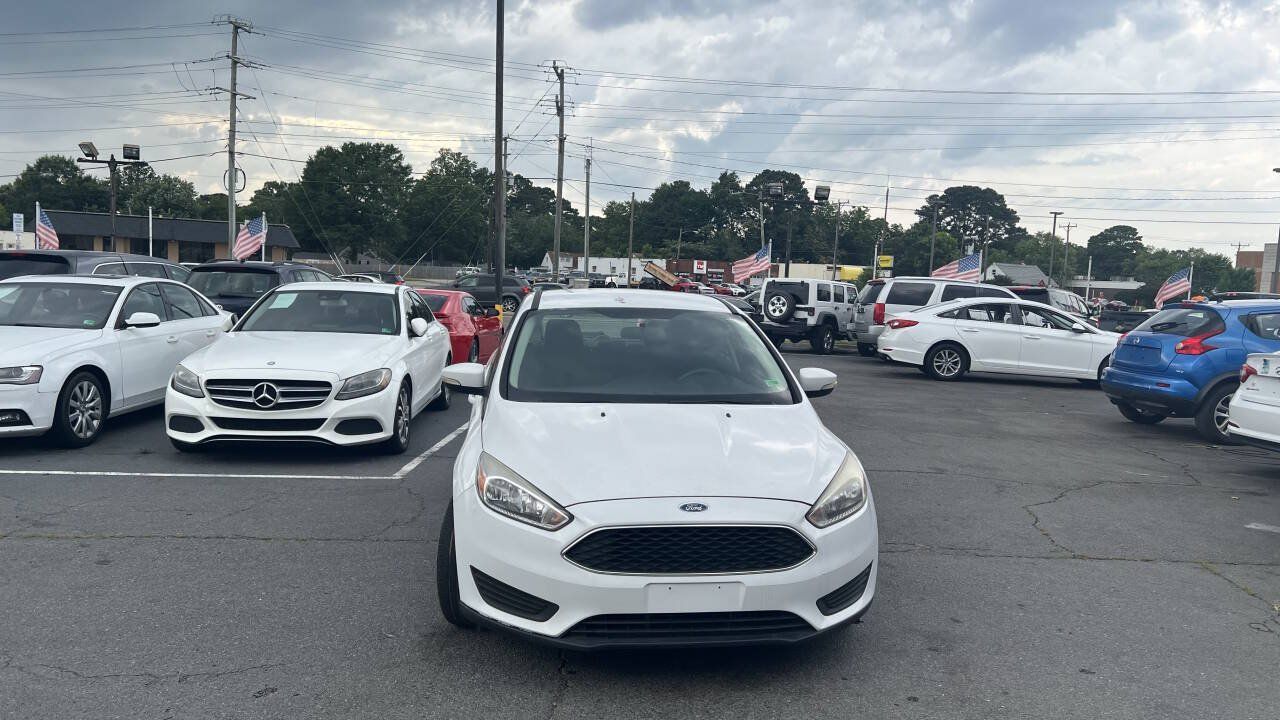 Used 2017 Ford Focus SE FWD image 7