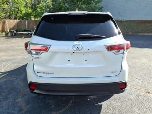Used 2016 Toyota Highlander XLE FWD image 4