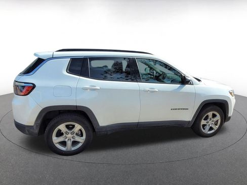 Used 2023 Jeep Compass Latitude image 8