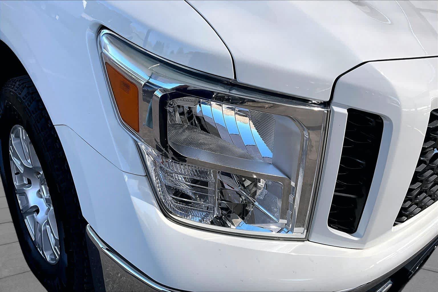 Used 2019 Nissan Titan SV RWD image 27