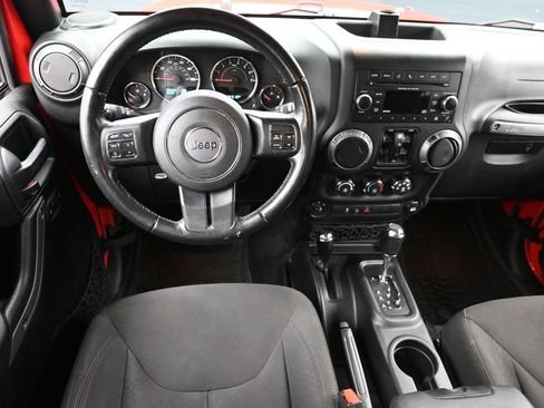 Used 2018 Jeep Wrangler Unlimited Sport S AWD/4WD image 14