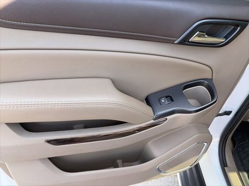 Used 2018 GMC Yukon XL SLT w/ Open Road Package image 12