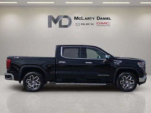 Used 2024 GMC Sierra 1500 SLT w/ SLT Premium Package AWD/4WD image 15