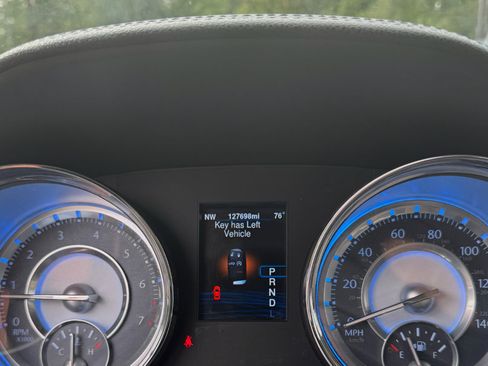 Used 2013 Chrysler 300 image 14