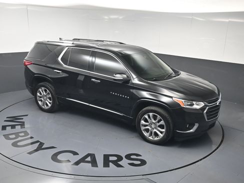 Used 2021 Chevrolet Traverse Premier AWD/4WD image 36