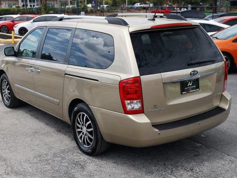 Used 2011 Kia Sedona EX w/ Luxury Pkg FWD image 8