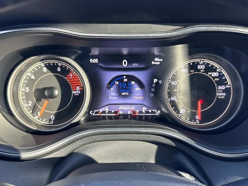 Used 2021 Jeep Cherokee Trailhawk w/ Technology Group image 11