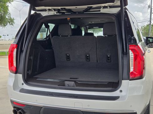 Used 2022 GMC Yukon XL Denali AWD/4WD image 27