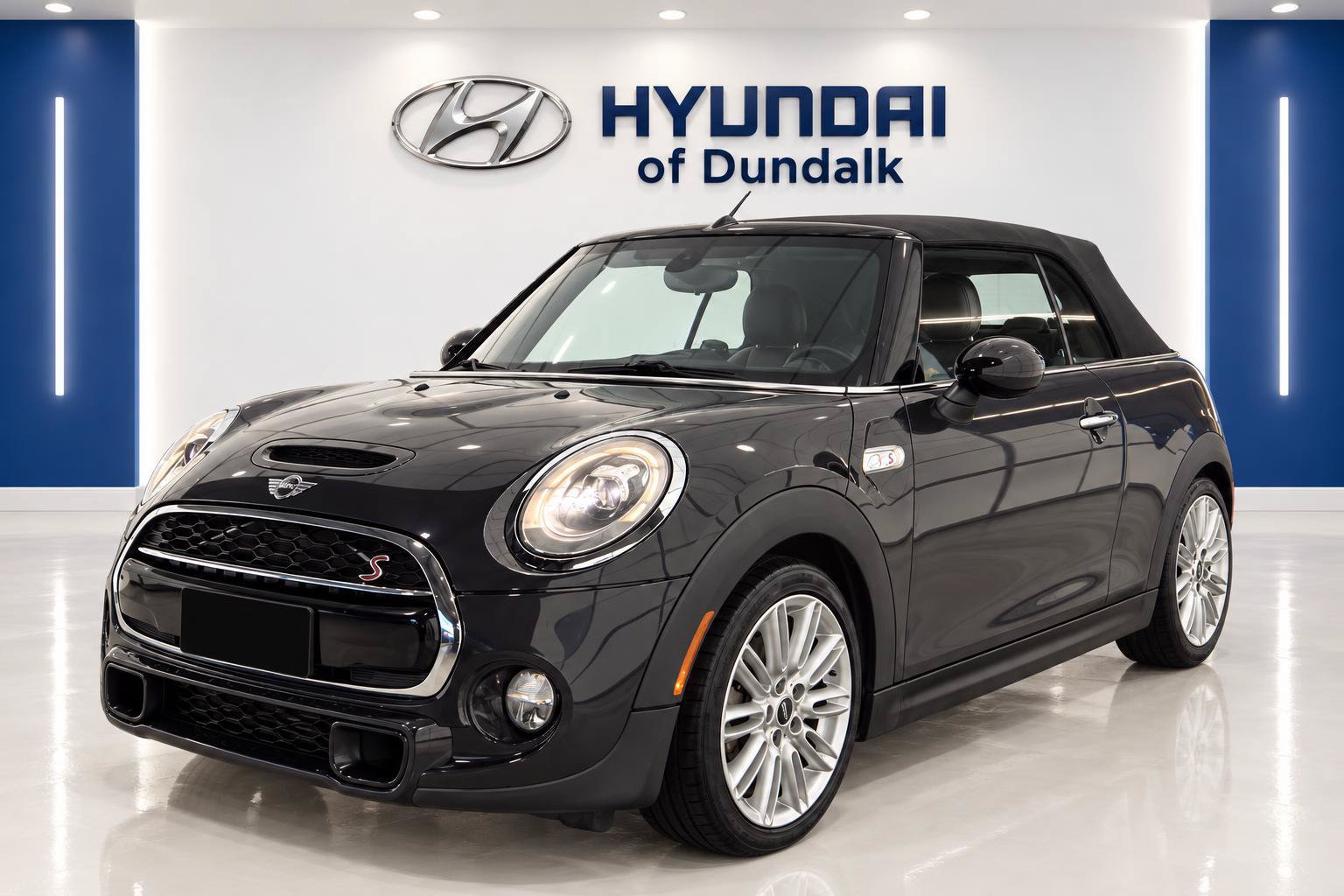 Used 2017 MINI Cooper S FWD image 1