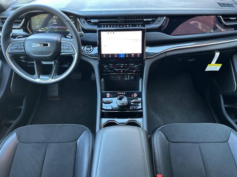 New 2023 Jeep Grand Cherokee Trailhawk AWD/4WD image 12