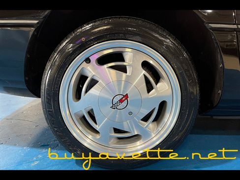 Used 1988 Chevrolet Corvette Coupe RWD image 13