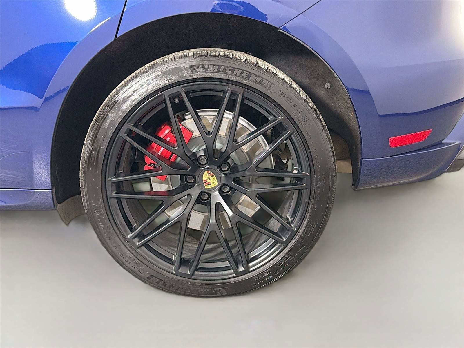Certified 2023 Porsche Macan GTS w/ Premium Package Plus AWD/4WD image 11