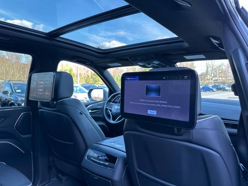 Used 2023 Cadillac Escalade Sport w/ LPO, ONYX Package image 18