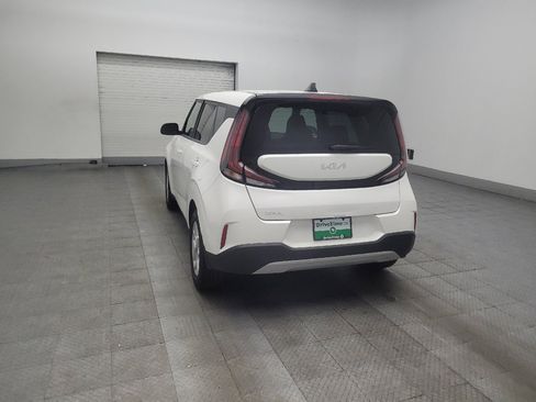 Used 2023 Kia Soul LX w/ LX Technology Package FWD image 5