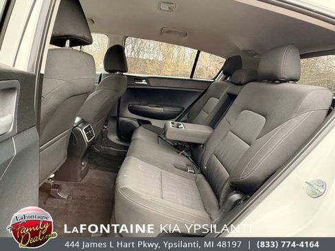 Used 2022 Kia Sportage LX image 10