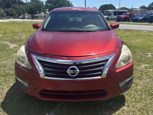 Used 2015 Nissan Altima 2.5 S w/ Power Driver Seat Package FWD image 2
