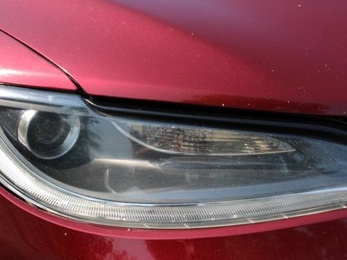 Used 2015 Chrysler 200 S w/ Comfort Group image 32