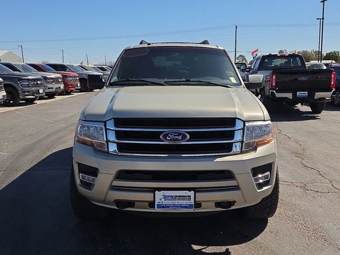 Used 2017 Ford Expedition XLT image 8