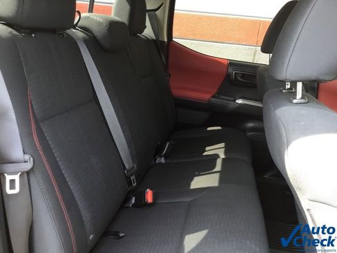 Used 2018 Toyota Tacoma SR5 image 39