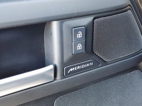 Certified 2025 Land Rover Defender 90 S image 24