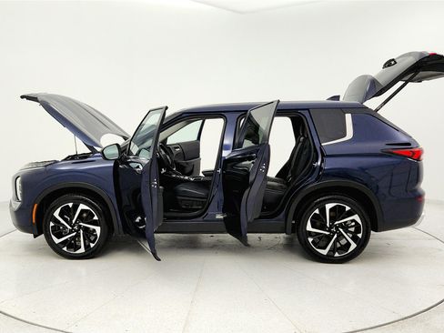 Used 2024 Mitsubishi Outlander FWD image 32