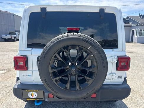 Used 2024 Jeep Wrangler Unlimited Sahara AWD/4WD image 6