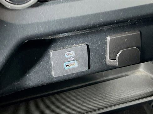 Used 2023 Ford F150 XLT image 19