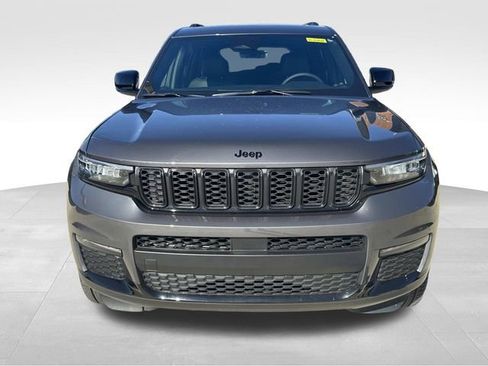 Used 2025 Jeep Grand Cherokee L Limited w/ Black Appearance Package image 2