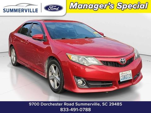 Used 2014 Toyota Camry SE w/ Moonroof Package FWD image 1