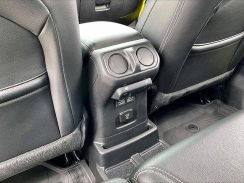 Used 2022 Jeep Wrangler Unlimited Sahara w/ Cold Weather Group image 24