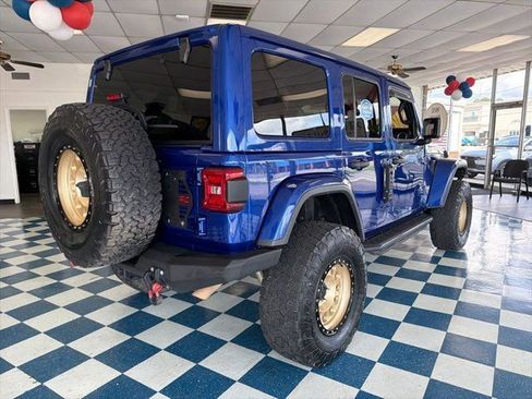 Used 2018 Jeep Wrangler Unlimited Sahara w/ Dual Top Group AWD/4WD image 7