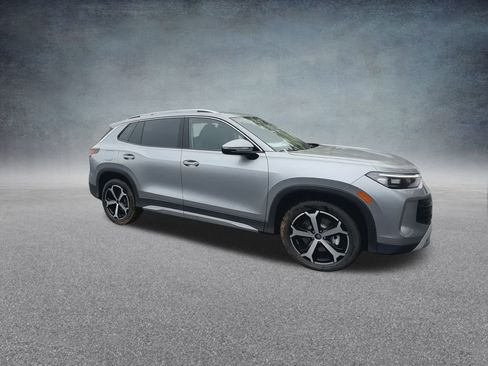 New 2025 Volkswagen Tiguan SE image 25