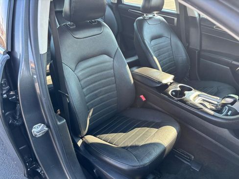 Used 2016 Ford Fusion SE w/ Equipment Group 202A image 8