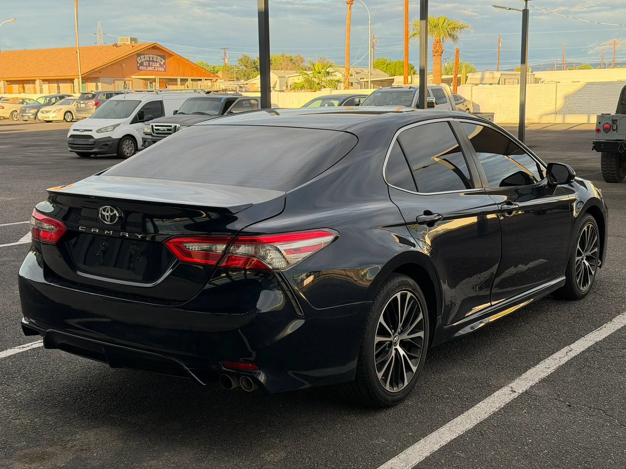 Used 2018 Toyota Camry SE FWD image 10