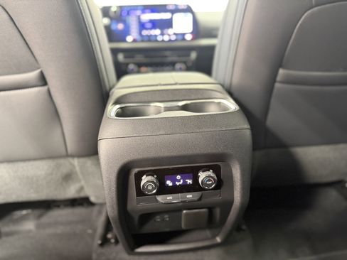 Used 2024 Chevrolet Traverse LT w/ Trailering Package image 26