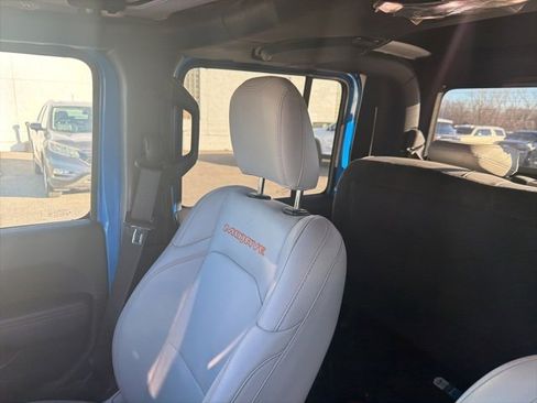 Used 2023 Jeep Gladiator Mojave w/ Cold Weather Group image 64