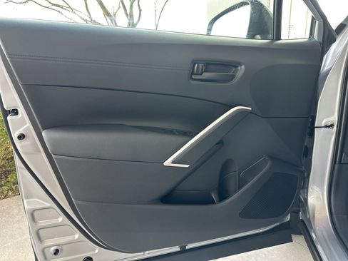 Certified 2024 Toyota Corolla Cross SE image 10