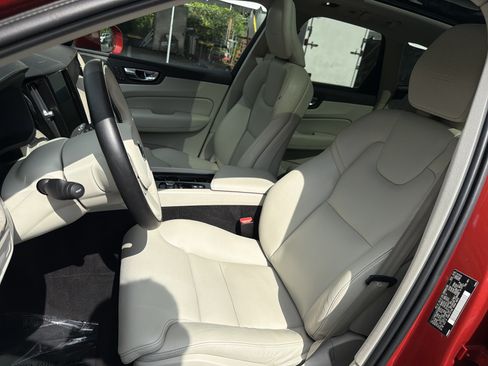 Used 2019 Volvo XC60 T5 Inscription w/ Protection Package Premier AWD/4WD image 16