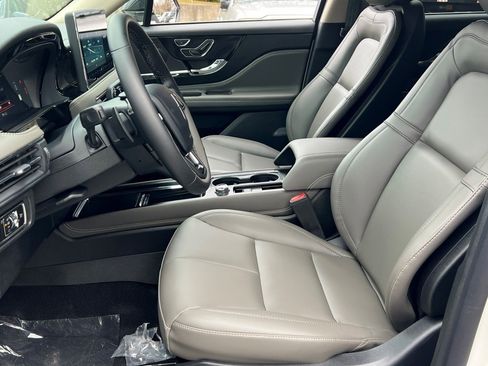 New 2026 Lincoln Corsair Premiere image 15