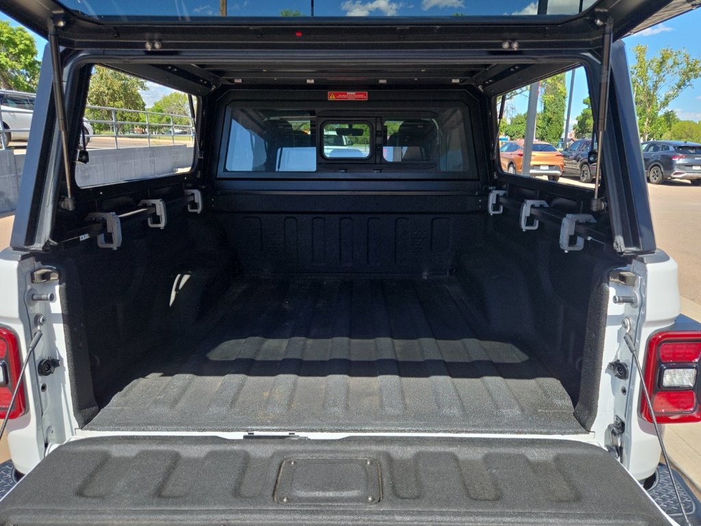Used 2020 Jeep Gladiator Overland AWD/4WD image 45