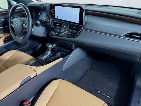 Certified 2025 Lexus ES 300h w/ Premium Package image 30