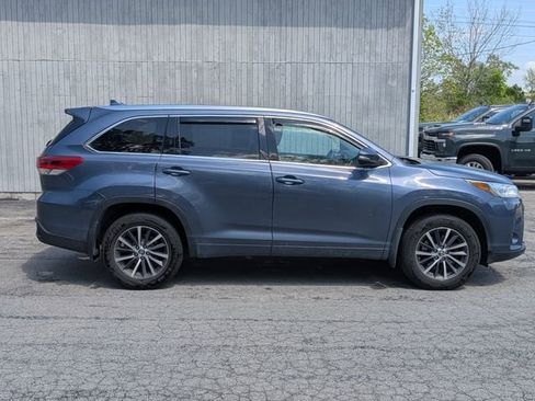 Used 2018 Toyota Highlander XLE AWD/4WD image 6