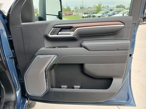 New 2026 GMC Sierra 2500 Denali w/ Denali Reserve Package AWD/4WD image 16