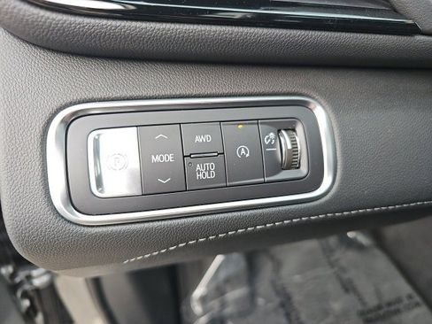 Used 2025 Buick Enclave Avenir w/ Super Cruise Package image 17