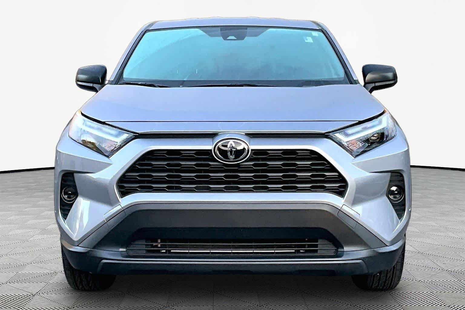 Certified 2025 Toyota RAV4 LE FWD image 4