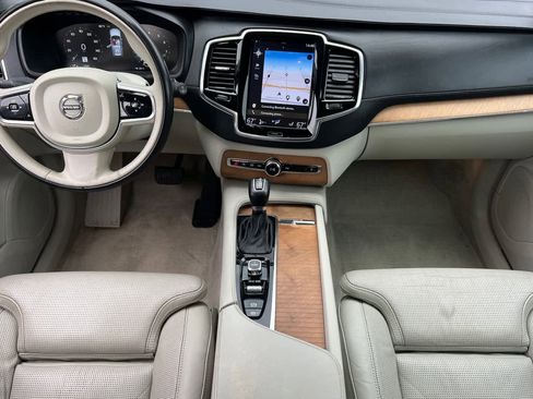 Used 2016 Volvo XC90 T6 Inscription w/ Vision Package image 4