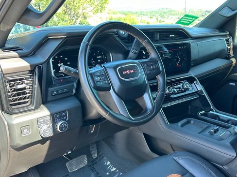 Used 2024 GMC Sierra 2500 AT4 w/ Technology Package AWD/4WD image 7